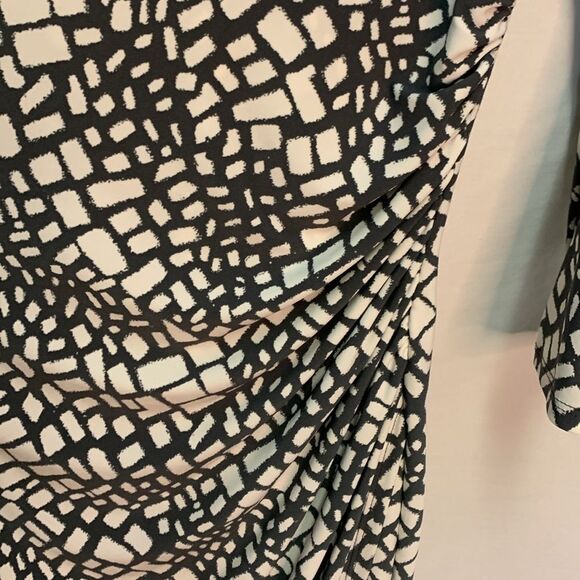 Lauren Ralph Lauren Ivory Gray Geo Print Faux Wrap Bodycon Ruched Dress Size 6 - Picture 7 of 14